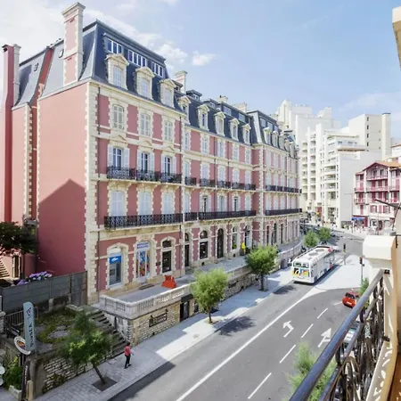 Apartment Charming Flat In A Prestigious Close To The Beach - Welkeys