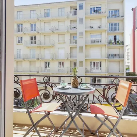 Charming Flat In A Prestigious Close To The Beach - Welkeys *